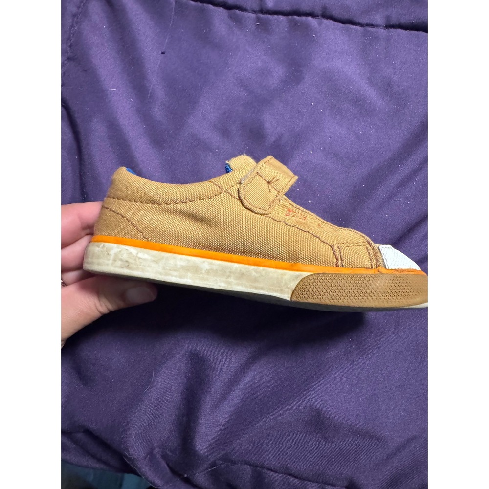 KaiRun Kids Tan Canvas Low Top Sneakers Blue Accents Hook Loop Strap Size 7